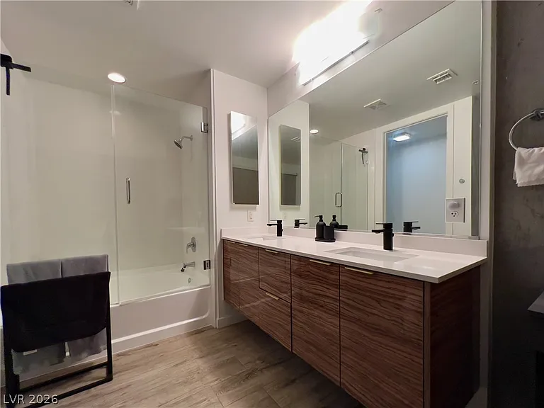 353 E Bonneville Ave #718 — Photo 8