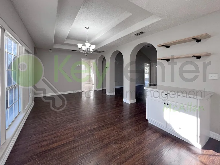 1204 E Rio Vista Ave — Photo 5