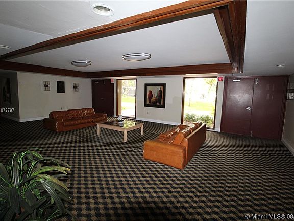 5th image of 665 NE 195th St APT 416