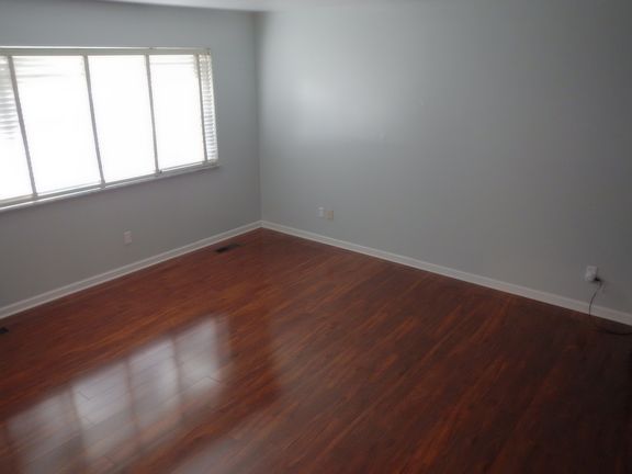 5th image of 435 Ryan Dr