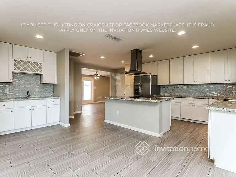 1027 E Frost Dr — Photo 6