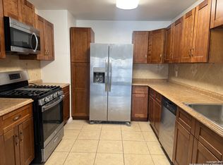 9718 Meadow Dr., Converse, TX 78109