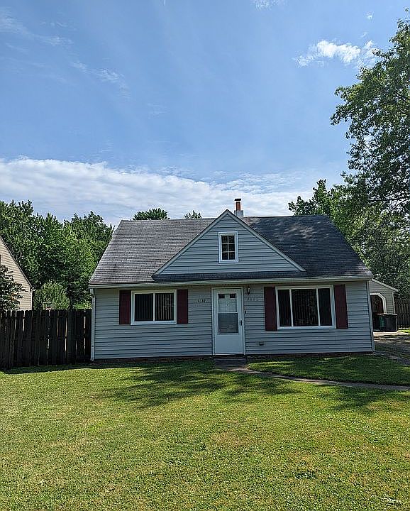 Front View/ Front Yard
