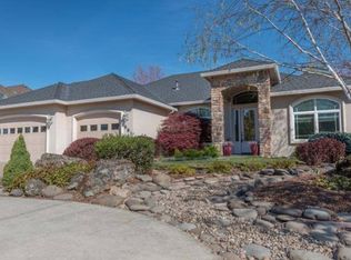 881 Saint Andrews Way, Eagle Pt, OR 97524