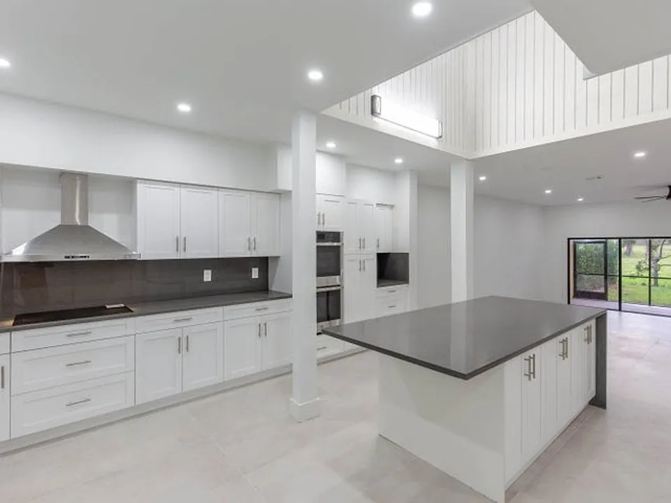 1989 Canterbury Cir