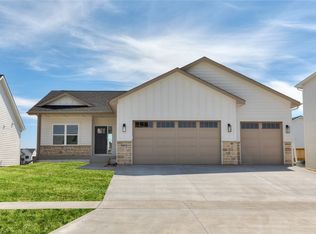1005 NW Benjamin Dr, Ankeny, IA 50023