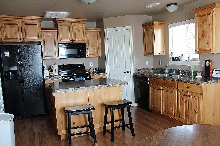 2nd image of 410 Sunflower Rd