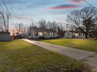 7 Passavant Ct, Jacksonville, IL 62650
