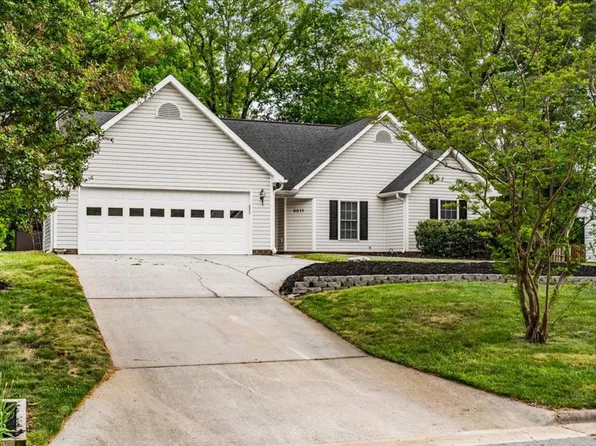 3011 Colony Dr, Jamestown, NC 27282