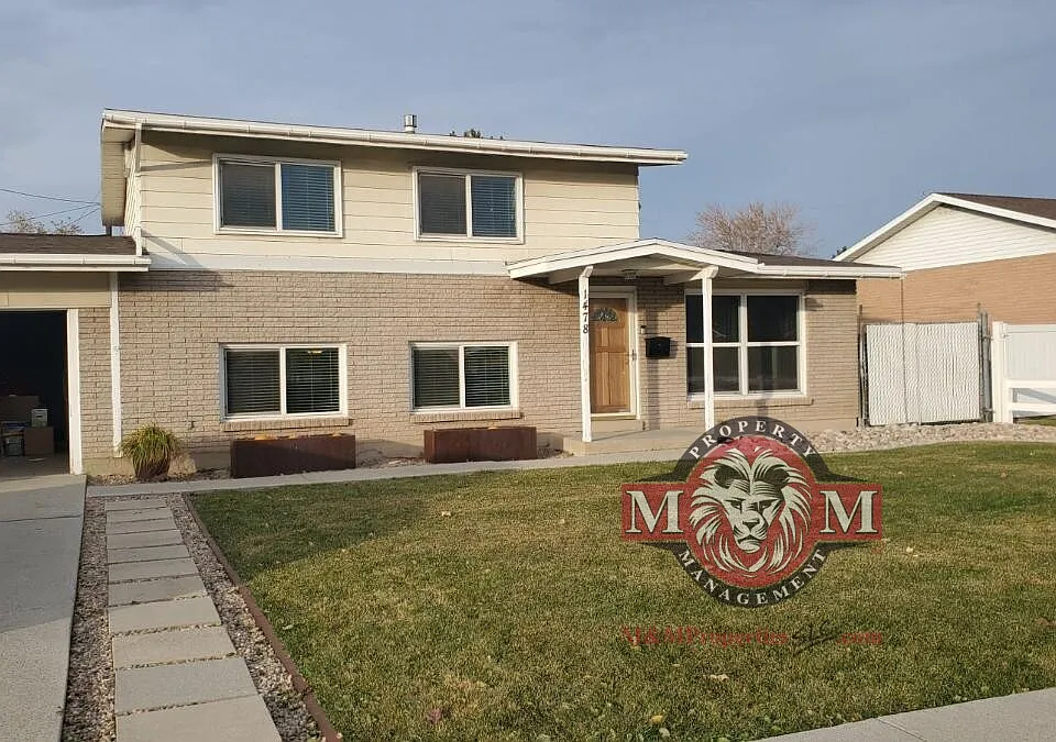 1478 W Teakwood Dr