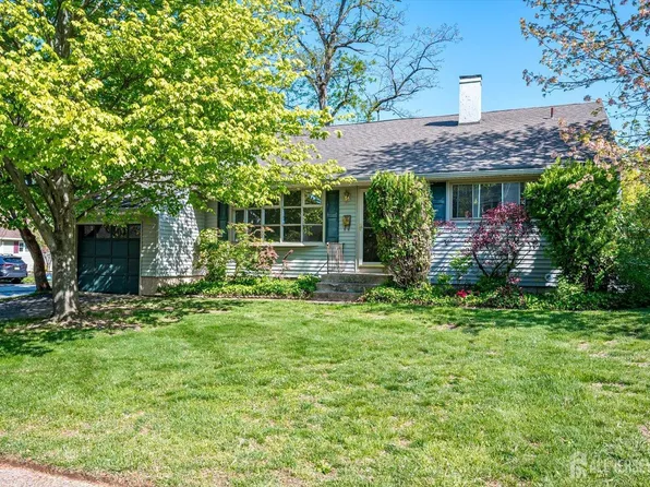 26 Farrell Ave, Colonia, NJ 07067