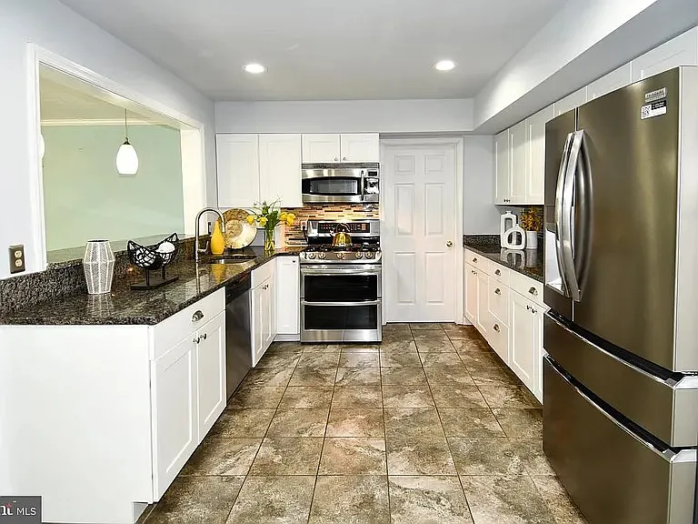 3306 Moreland Pl — Photo 9