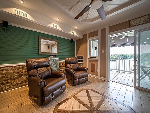 5th image of 1089 Bluewater Dr