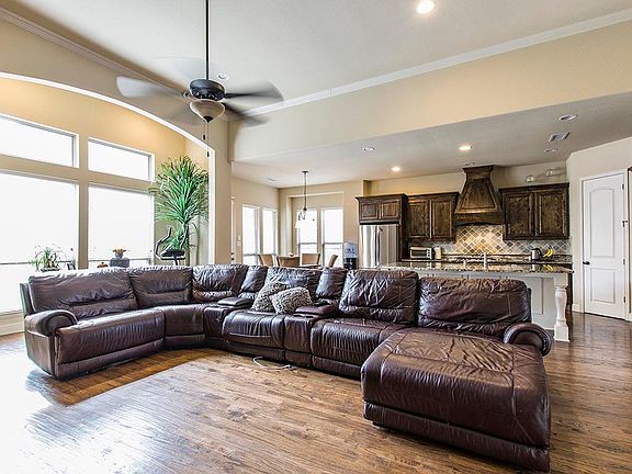 4th image of 1521 Snowberry Dr