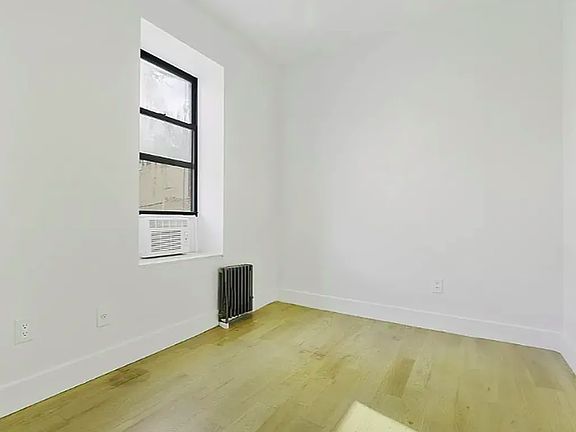 3rd image of 260 W 16th St APT 4B