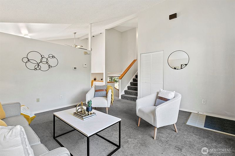 5th image of 25312 45th Avenue S