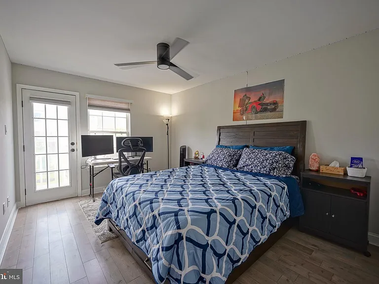 16 Buckingham Pl — Photo 28