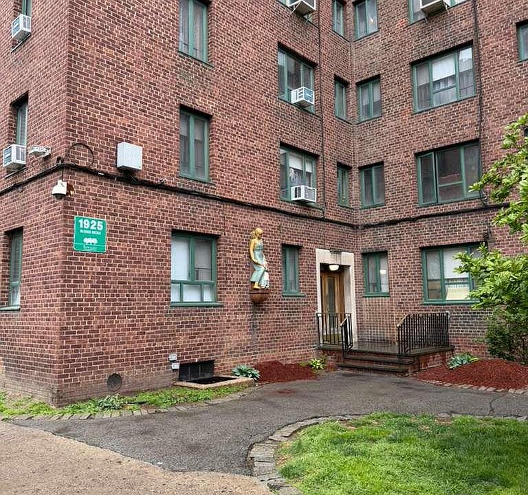 2nd image of 1925 McGraw Ave