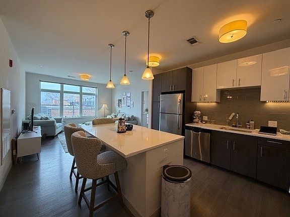 5th image of 99 Tremont St #513