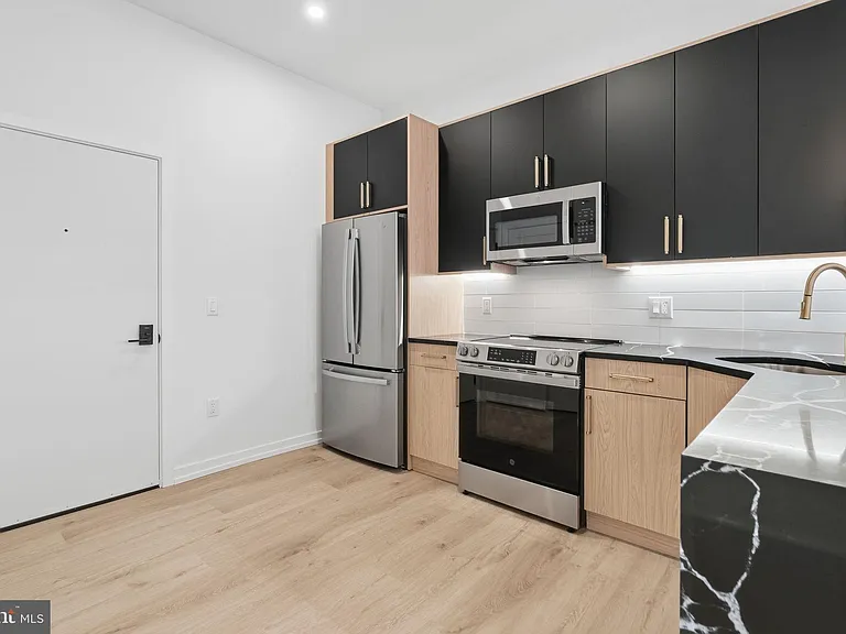 203 S 13th St #3B — Photo 3