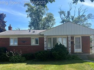 22006 Hill St, Warren, MI 48091