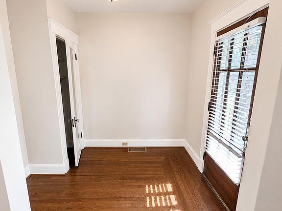 3rd image of 3827 Millsbrae Ave