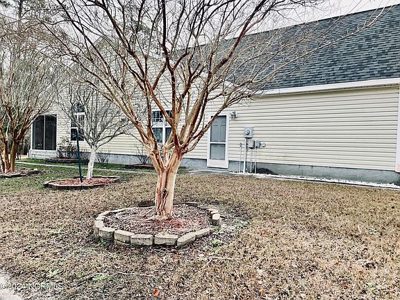 2nd image of 114 Lakeside Green Drive