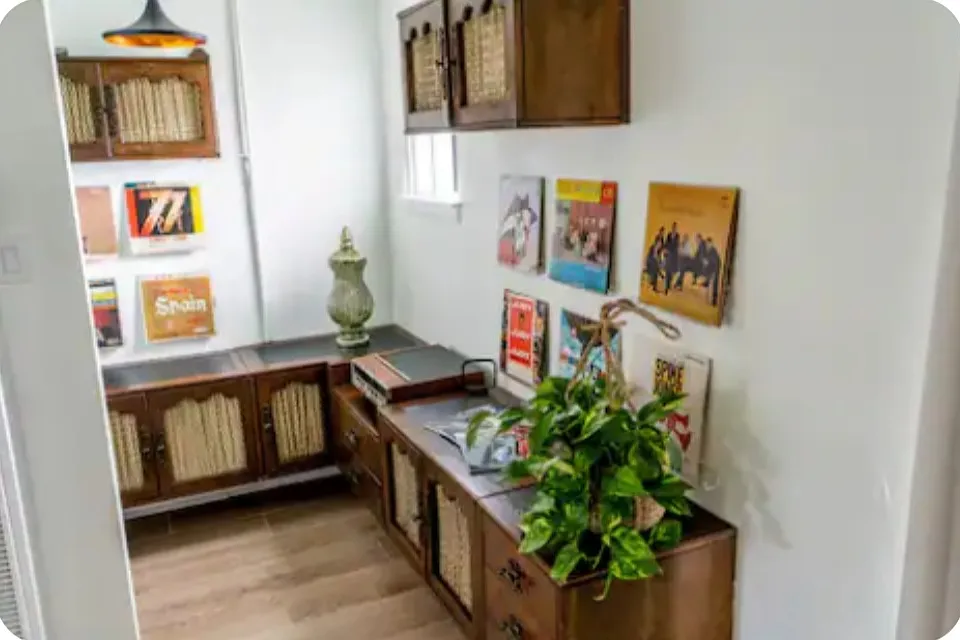 Record room/work space