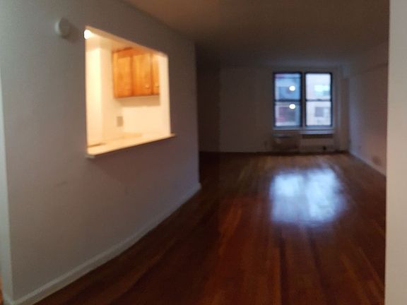 5th image of 315 Ocean Pkwy APT 2B