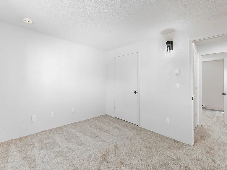 1316 W Sylvester St — Photo 14