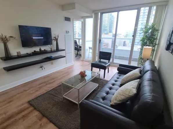 43 Eglinton Ave E Unit 1808, Toronto, ON M4P 1A2