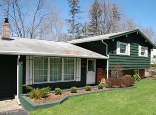 63 Paw Paw Lake Dr, Chagrin Falls, OH 44022
