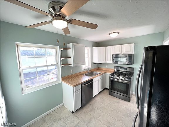 4th image of 4579 Forest Edge Dr