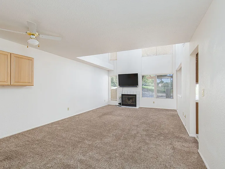 7281 Vista Bonita Dr — Photo 4