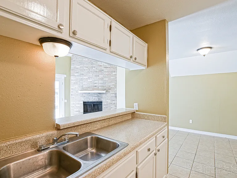 Parkside Townhomes — Photo 6