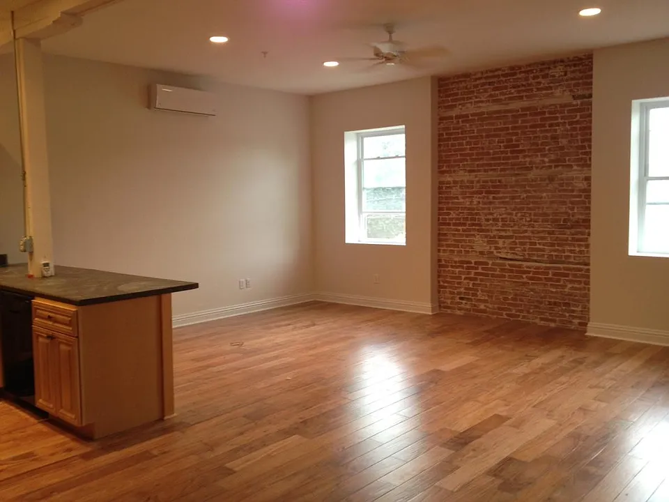 424 E North St #2