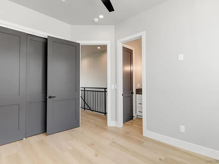 5434 Church Ave — Photo 16