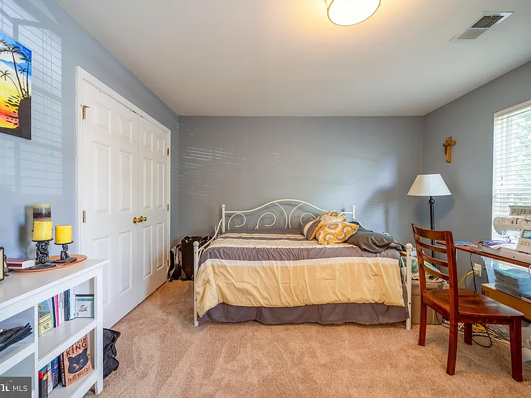 18081 Camdenhurst Dr — Photo 49