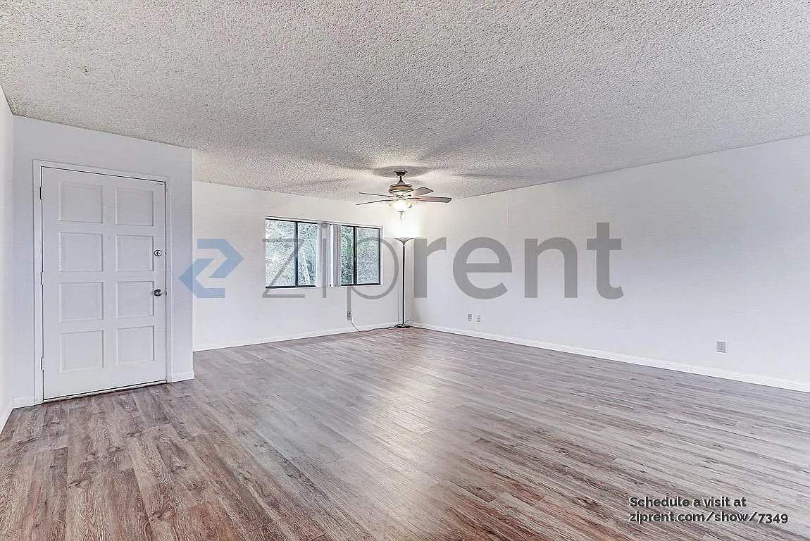 Living Room2 - 4636 Huggins Way