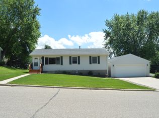313 Connie Ln, Eagle Lake, MN 56024