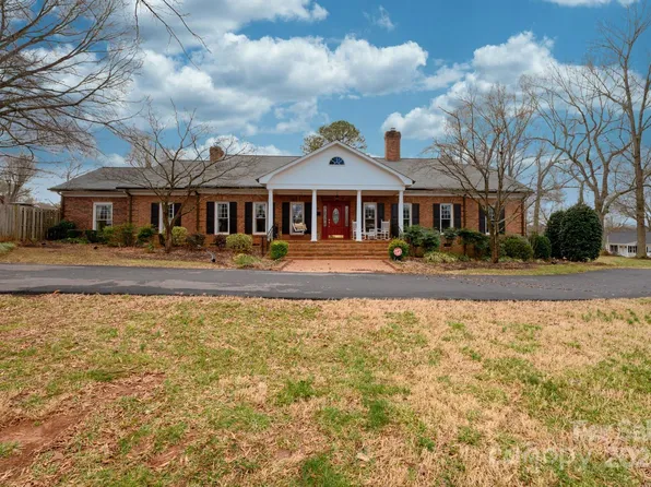 106 E Boyd St, Maiden, NC 28650