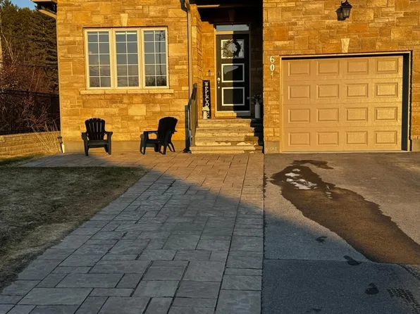 601 Meadowridge Cir, Ottawa, ON K0A 1L0