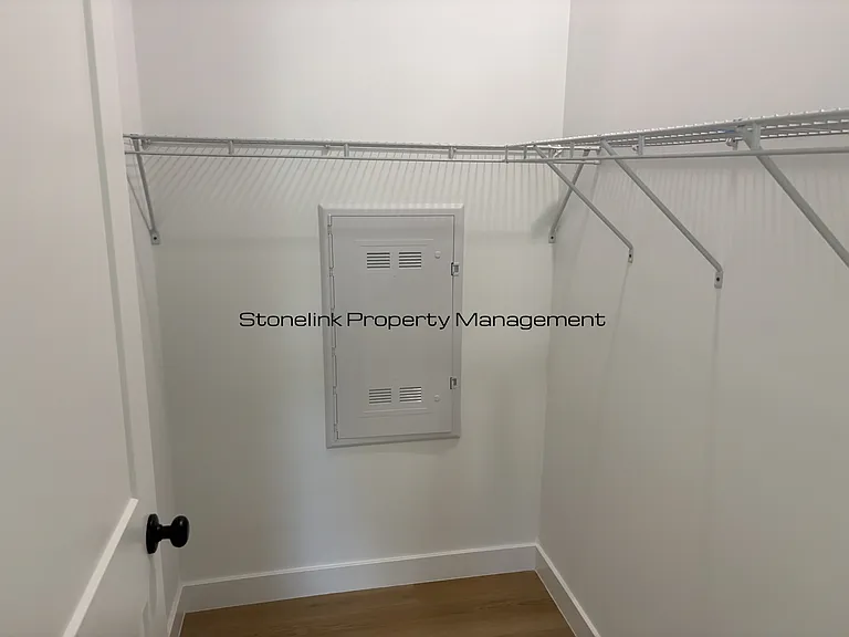 265 Manton Ave — Photo 6
