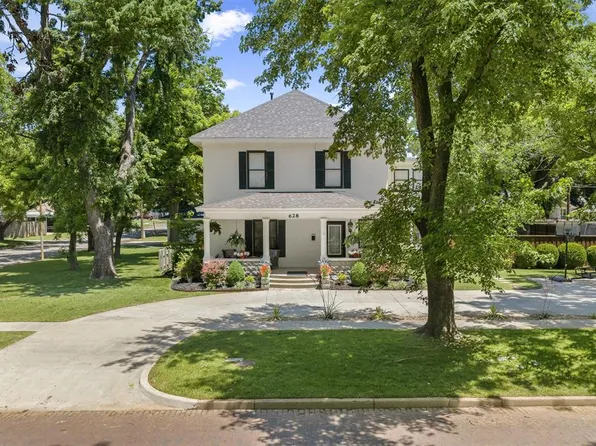 628 N Walnut St, Pauls Valley, OK 73075