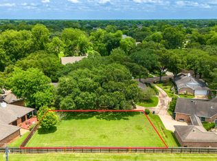 4811 Lake Village Dr, Weston Lakes, TX 77441