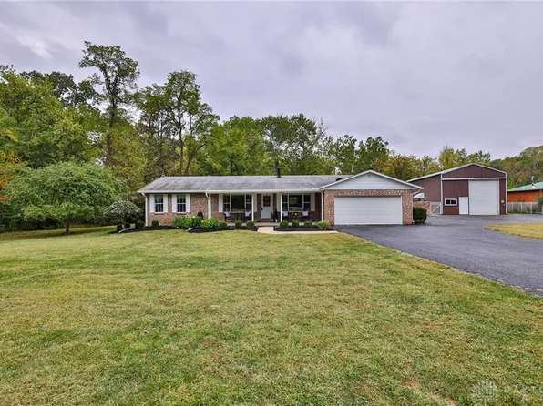 5689 Dearth Rd, Springboro, OH 45066
