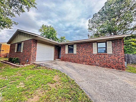 2nd image of 313 Dogwood Dr