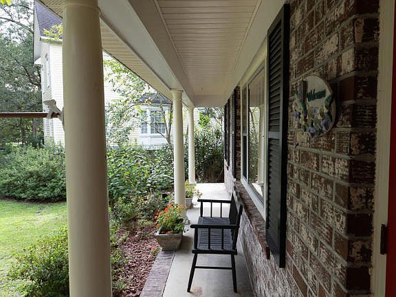 5th image of 106 Chucker Ct