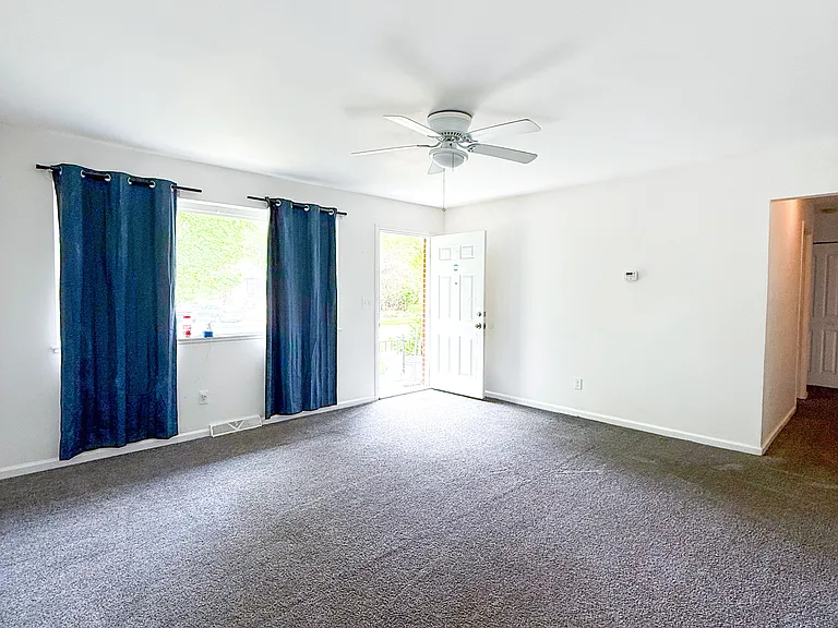 3825 Moore St — Photo 5