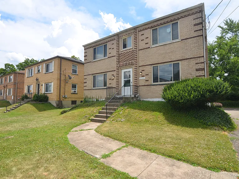 2541 Williams Ave #1 — Photo 1